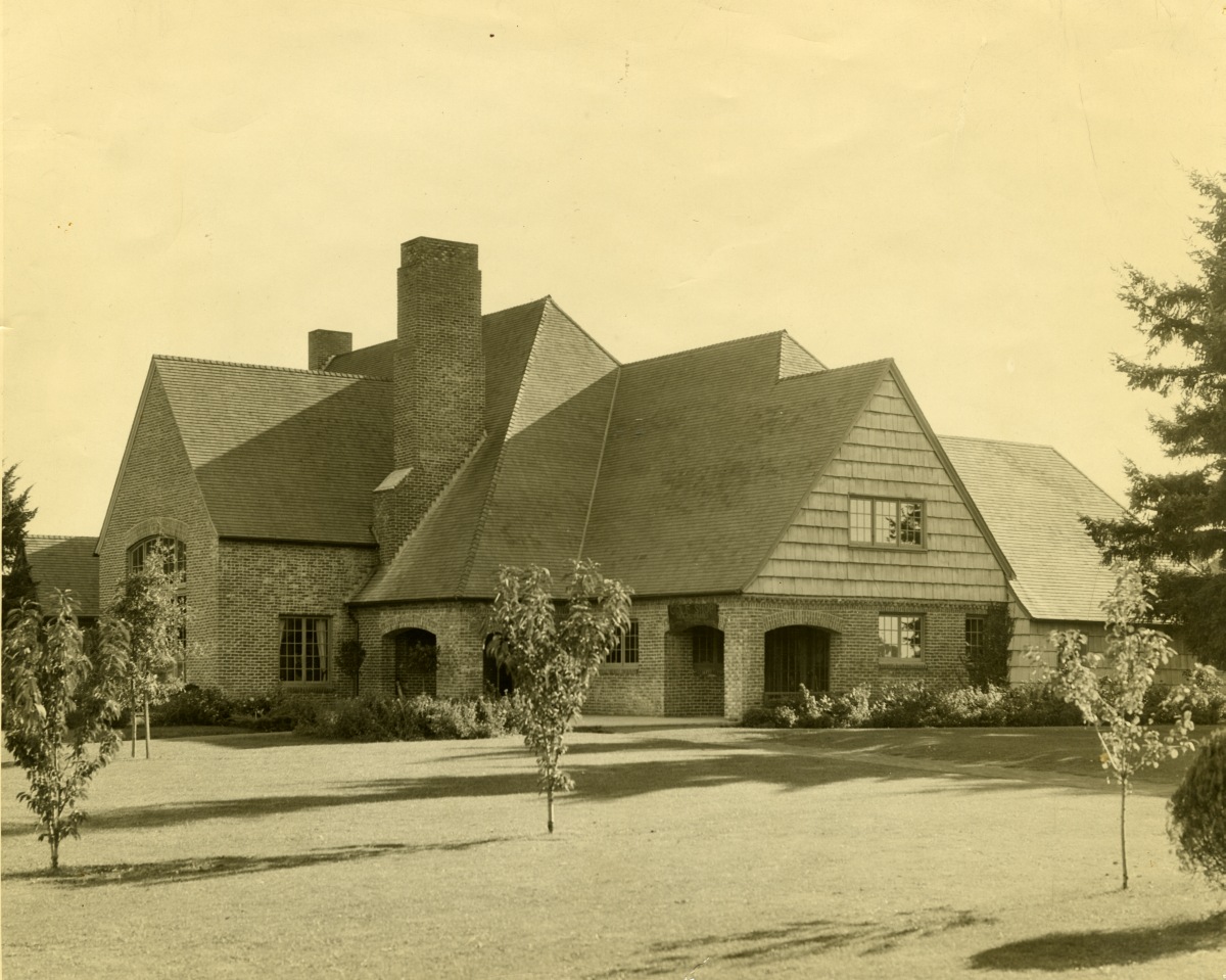 Vintage image of Rose City Golf Clubhouse