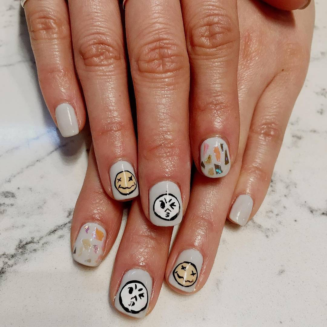 Emoji face nails